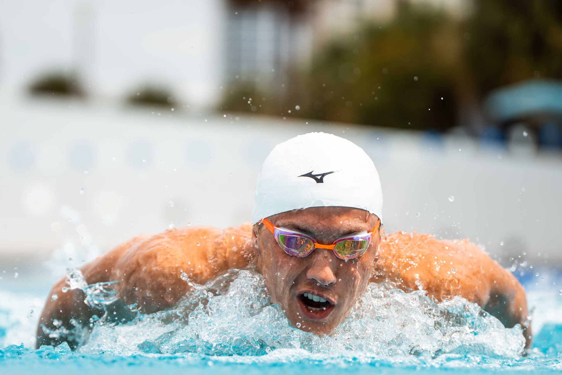 Carson Foster swimming butterfly at full speed